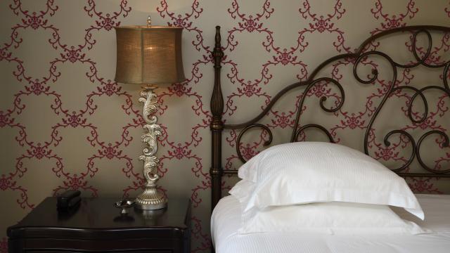 Chambres de l'Hôtel Nuits Saint-Pierre, hébergement en centre ville, Saint-Pierre, le 22 juillet 2016